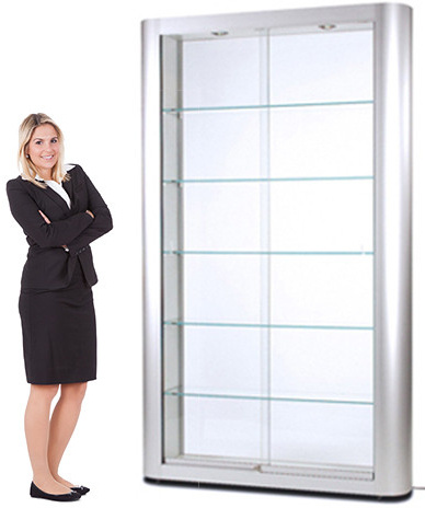 Glasvitrine Oval | extrastarke Aluminiumprofiile Glasvitrine Oval - Messeregale im Einsatz