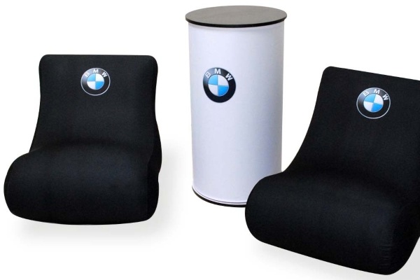 Aufblasbarer Sessel mit bedrucktem Textilstoffbezug | kleines Packmaß, schneller im Aufbau aufblasbarer-sessel-bedruckt