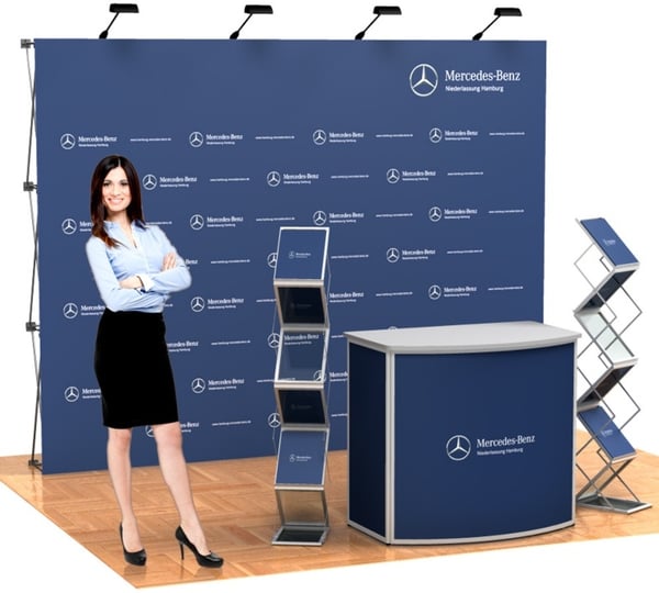 Messeset 112 inkl. Druck | ideal für mittelgroße Standflächen! | Textil Faltdisplay + LED Strahler + Alu Faltheke + Alu Prospektständer paket-cologne